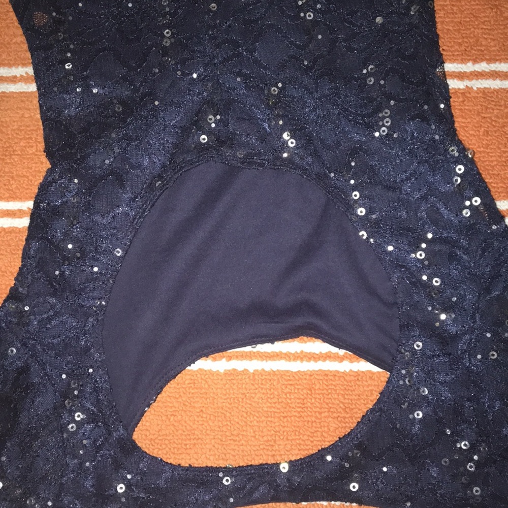 Dress - Picture 3 of 4